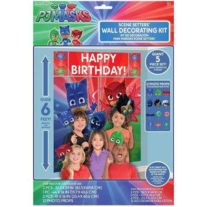 Amscan_OO Decorations - Backdrop & Scene Setters PJ Masks Plastic Scene Setter with Props 17pk